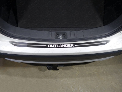 Накладка на задний бампер шлифованный лист надпись Outlander ТСС для Mitsubishi Outlander 2015-2018