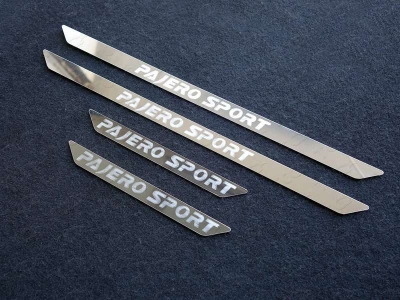 Накладки на пороги вставка зеркальный лист надпись Pajero Sport ТСС для Mitsubishi Pajero Sport 2016-2020