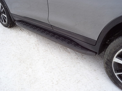 Пороги алюминиевые ТСС с накладкой чёрные для Nissan X-Trail T32 2019-2021