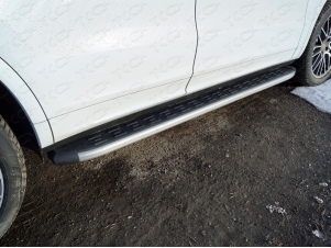 Пороги алюминиевые ТСС с накладкой серебристые для Porsche Cayenne Turbo № PORSCAY18-01SL