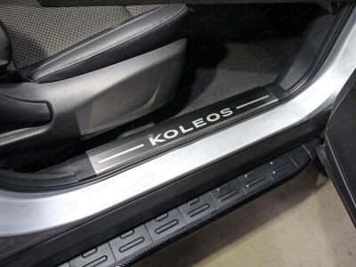 Накладки на пороги на пластик шлифованный лист надпись Koleos 2 штуки ТСС для Renault Koleos 2018-2021