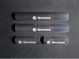 Накладки на пластиковые пороги зеркальный лист надпись Skoda для Skoda Octavia A7 № SKOOCT15-02