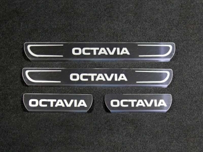 Накладки на пороги внутренние зеркальный лист надпись Octavia ТСС для Skoda Octavia A7 2013-2020