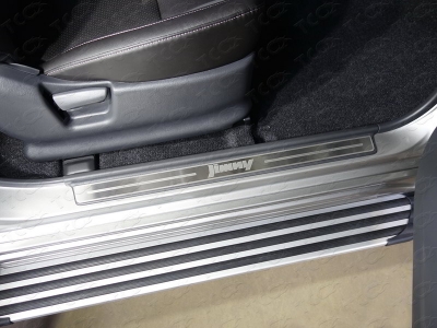 Накладки на пластиковые пороги шлифованный лист надпись Jimny 2 штуки ТСС для Suzuki Jimny 2012-2018