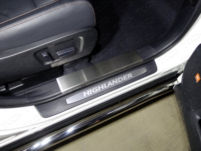 Накладки на пластиковые пороги шлифованный лист 2 штуки для Toyota Highlander № TOYHIGHL17-12
