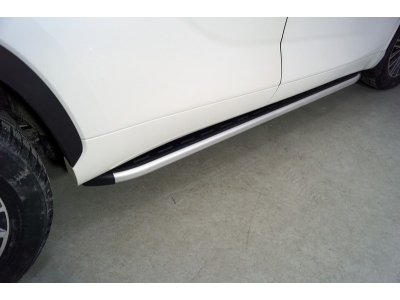 Пороги алюминиевые с пластиковой накладкой для Toyota Highlander № TOYHIGHL20-21AL