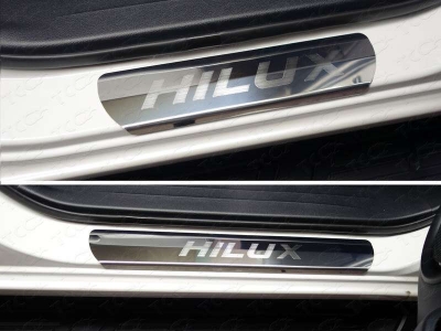 Накладки на пороги с надписью Hilux зеркальный лист для Toyota Hilux № TOYHILUX15-32