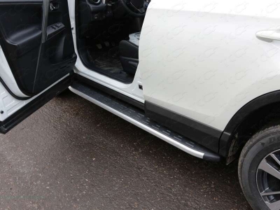 Пороги алюминиевые ТСС с накладкой для Toyota RAV4 2015-2019