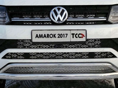 Накладка решётки радиатора нижняя без парктроников лист для Volkswagen Amarok № VWAMAR17-03