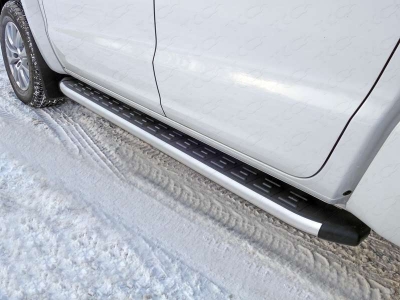 Пороги алюминиевые ТСС с накладкой для Volkswagen Amarok № VWAMAR17-31AL