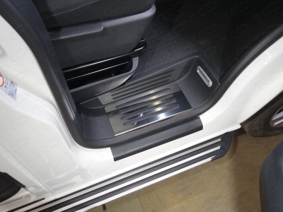 Накладки на пороги на пластик зеркальный лист 3 штуки ТСС для Volkswagen Caravelle T6 2015-2021