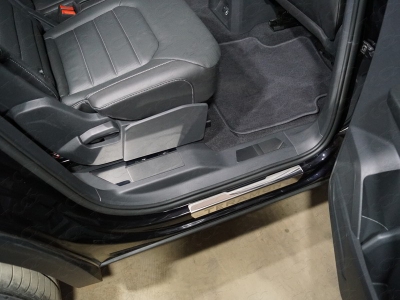 Накладки на пластиковые пороги задние лист зеркальный 4 шт ТСС для Volkswagen Teramont 2018-2021