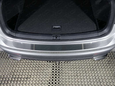 Накладка на задний бампер шлифованный лист ТСС для Volkswagen Tiguan 2016-2021