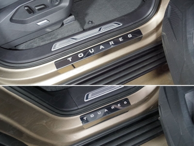 Накладки на пороги лист зеркальный надпись Touareg 4 шт ТСС для Volkswagen Touareg 2018-2021