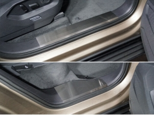 Накладки на пластиковые пороги лист шлифованный 4 шт для Volkswagen Touareg № VWTOUAR18-10