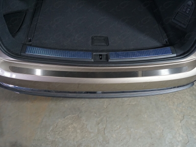 Накладка на задний бампер лист шлифованный для Volkswagen Touareg № VWTOUAR18-16