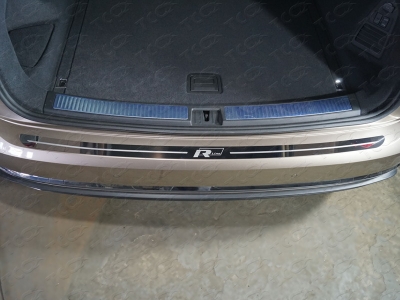 Накладка на задний бампер лист зеркальный надпись R-Line ТСС для Volkswagen Touareg 2018-2021