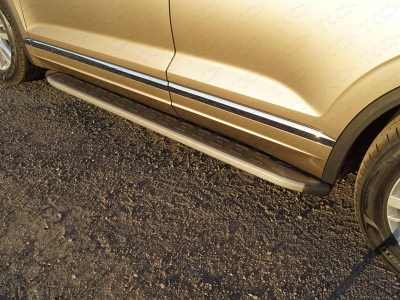 Пороги алюминиевые с накладкой ТСС серые для Volkswagen Touareg 2018-2021