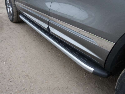 Пороги алюминиевые ТСС с накладкой серебристые для Volkswagen Touareg R-Line № VWTOUARRL14-08SL