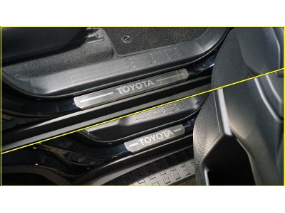 Накладки на пороги (лист шлифованный надпись Toyota) 4шт для Toyota Land Cruiser 250 Prado 2024-н.в.