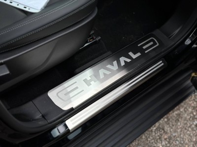Накладки на пороги (лист шлифованный с полосой) 4шт для Haval H7 2.0 4WD 2024-н.в.