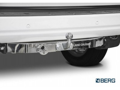 Фаркоп с нержавеющей накладкой Toyota Land Cruiser 200 (кроме Executive, TRD) 2007-2021, Lexus LX 2007-2022 фланцевое крепление шара