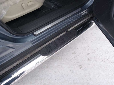 Пороги труба овальная с накладками 120х60 мм ТСС для Infiniti QX60 2016-2021