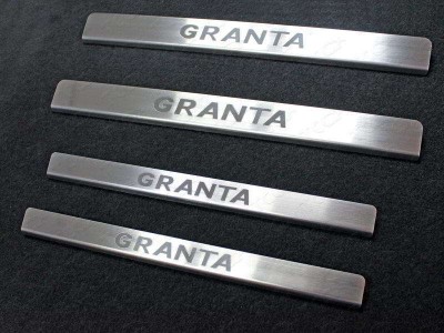 Накладки на пороги шлифованный лист надпись Granta для Lada Granta № LADGRA11-04