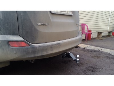 Фаркоп Бизон шар Е без подрезки бампера для Toyota RAV4 № FA 0160-E