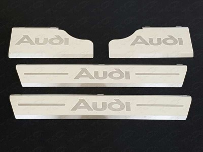 Накладки на пороги шлифованный лист надпись Audi ТСС для Audi Q7 2015-2021