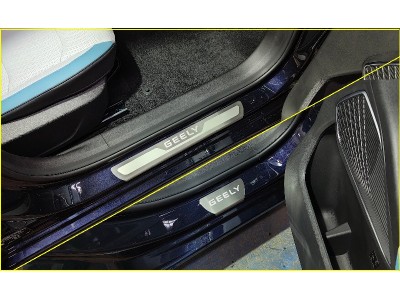 Накладки на пороги (лист шлифованный надпись Geely) 4шт для Geely Emgrand X7 2013-н.в. № GEELEMG24-01