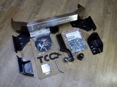 ТСУ Фаркоп ТСС с надписью Fortuner, шар E для Toyota Fortuner TRD № TCU00140
