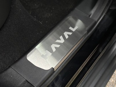 Накладки на пластиковые пороги (лист шлифованный надпись HAVAL) 4шт для Haval H3 1.5 2WD 2024-н.в.