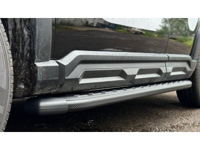 Пороги алюминиевые с пластиковой накладкой (карбон черные) 1720 мм для Haval H3 1.5 2WD 2024-н.в.