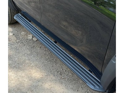 Пороги алюминиевые "Slim Line Black" 2120 мм для Foton Tunland V9 2.0 Diesel АКПП 4WD 2025-н.в. №FOTTUNV925-04B