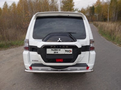 Защита заднего бампера центральная 60 мм ТСС для Mitsubishi Pajero 4 2014-2021