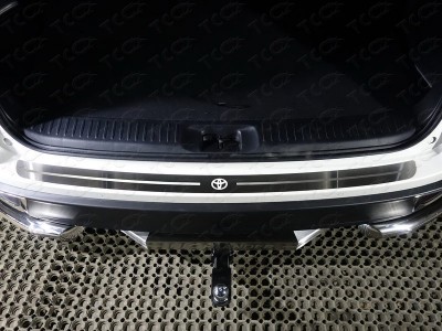 Накладка на задний бампер шлифованный лист логотип Toyota для Toyota Highlander № TOYHIGHL17-24