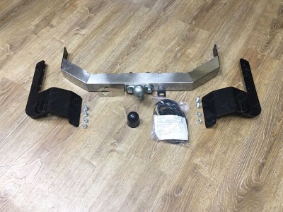 Фаркоп ТСС надпись Toyota для Toyota Land Cruiser 200 № TCU00050