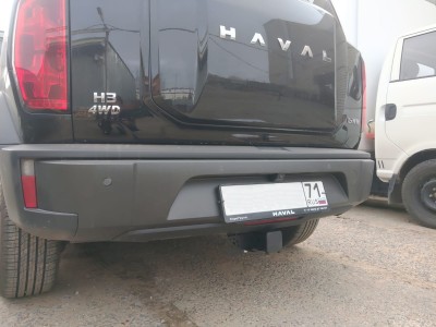 Фаркоп с хромированной накладкой для Haval H3 2024-н.в. съемное крепление шара под американский квадрат
