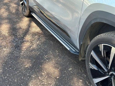 Пороги алюминиевые "Slim Line Silver" 1820 мм для Geely Atlas 2023-н.в. №GEELEATL23-01S