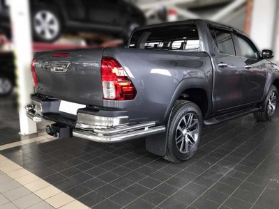 Защита заднего бампера "уголки" d-76+43 для Toyota Hilux VIII Рестайлинг 2020 – н.в.