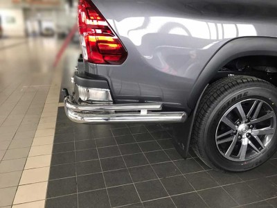 Защита заднего бампера "уголки" d-76+43 для Toyota Hilux VIII Рестайлинг 2020 – н.в.