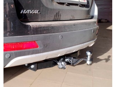 Фаркоп с хромированной накладкой для Haval H6 2014-2020, Haval M6 2023-н.в. съемное крепление шара под американский квадрат