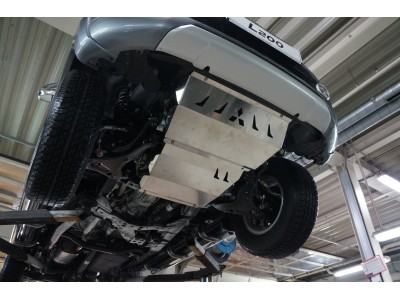 Защита картера и радиатора (алюминий 4 мм) для Mitsubishi L200 2015-2023 (V - все; КПП - все), Mitsubishi Pajero Sport 2016-н.в. (V - все; КПП - все), FIAT Fullback 2016-2019 (2 части)