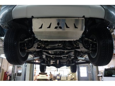 Защита радиатора (алюминий 4 мм) для Mitsubishi L200 2015-2023 (V - все), Mitsubishi Pajero Sport 2016-н.в. (V - все), FIAT Fullback 2016-2019 (V - все)