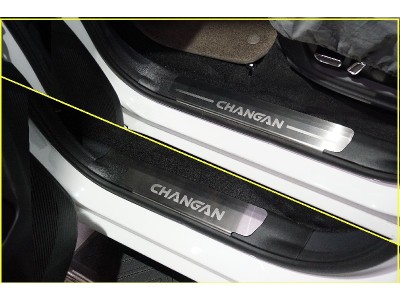 Накладки на пластиковые пороги (лист шлифованный надпись CHANGAN) 4шт для Changan Hunter Plus 2.0 4WD 2023 – н.в. CHANHUNPL23-02
