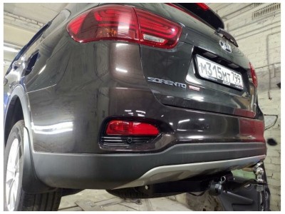 Фаркоп с хромированной накладкой для Kia Sorento Prime 2015-2020, Hyundai Santa Fe 2018-2021 съемное крепление шара под американский квадрат