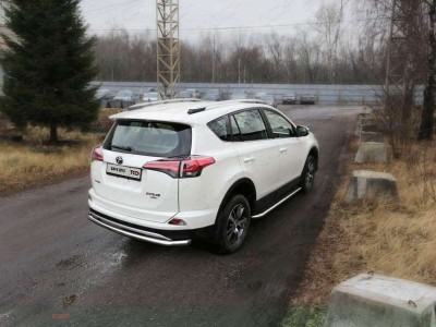 Защита заднего бампера центральная 60 мм ТСС для Toyota RAV4 2015-2019