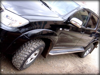 Пороги с листом d-60 для Toyota Hilux 2011-2015 TH10_2.3
