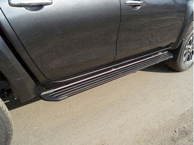 Пороги алюминиевые Slim Line Black для Mitsubishi L200 № MITL20019-36B